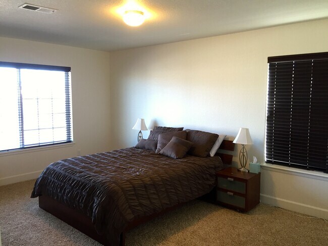 Building Photo - Parade of Homes Winner – Upgraded 4BD/3BA ...