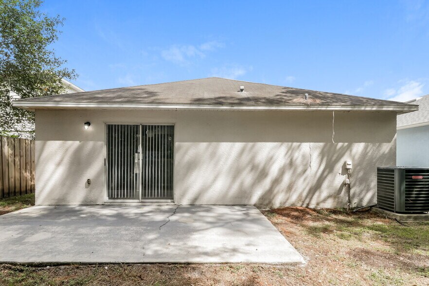 Building Photo - 30220 Birdhouse Dr