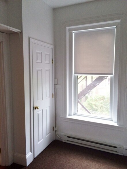 Building Photo - 1079 Beacon St