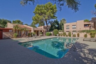 Building Photo - 3131 W Cochise Dr