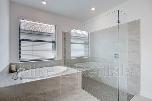 Building Photo - 18315 Ridgeline Dr
