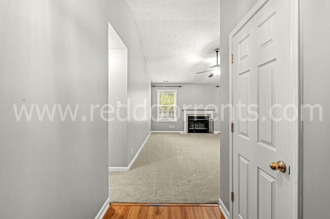 Building Photo - 10015 Miranda Cir