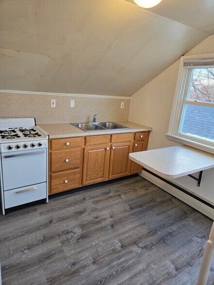 Kitchen - 3929 Township Line Rd