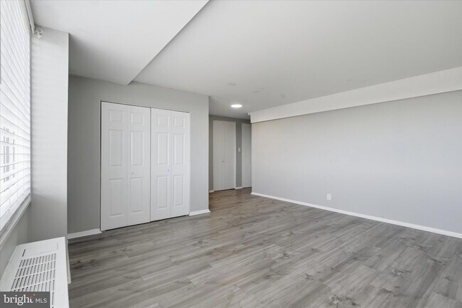 Building Photo - 301 N Beauregard St