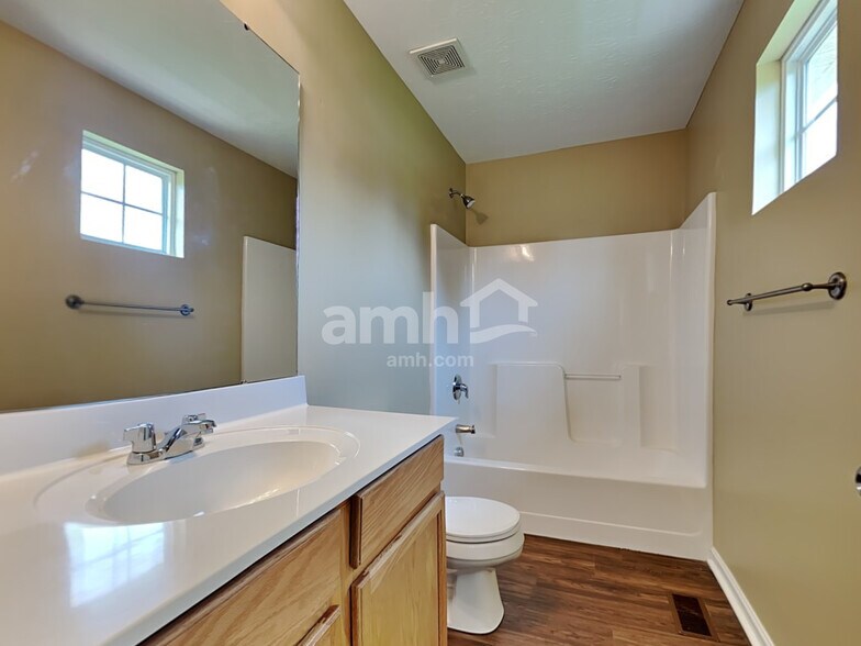 Building Photo - 1164 Turfway Ct