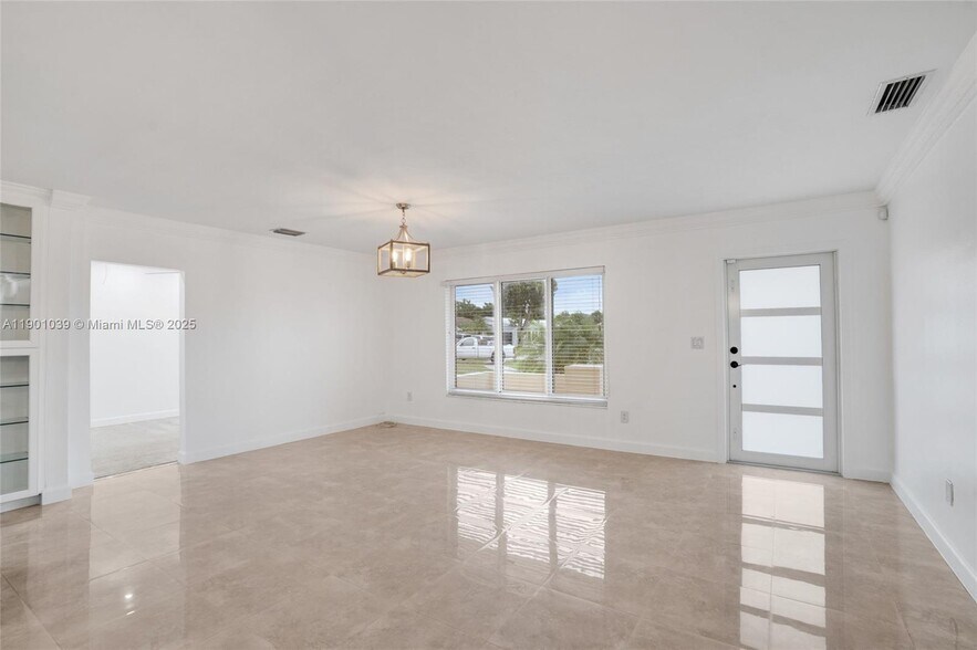 Building Photo - 10440 SW 126th Ave