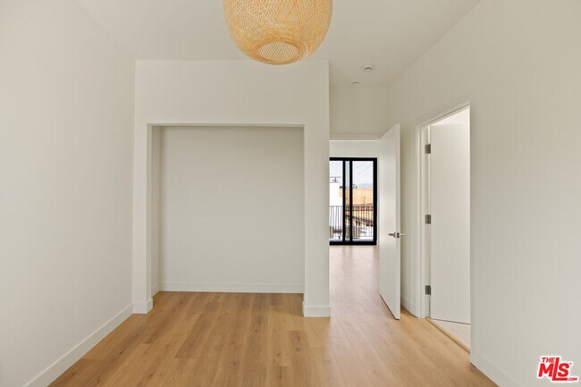 Building Photo - 2671 Benedict St