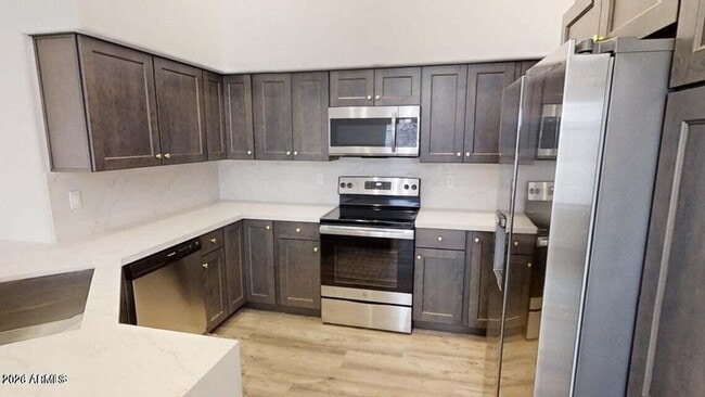 Building Photo - 4445 E Meadow Dr