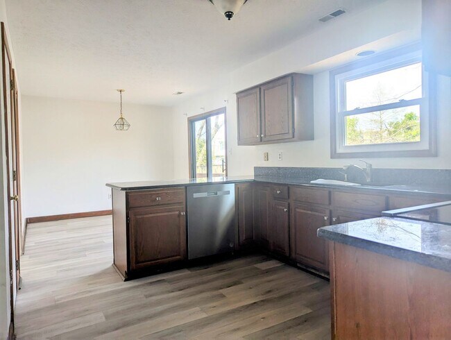 Building Photo - 849 Lancaster Ln
