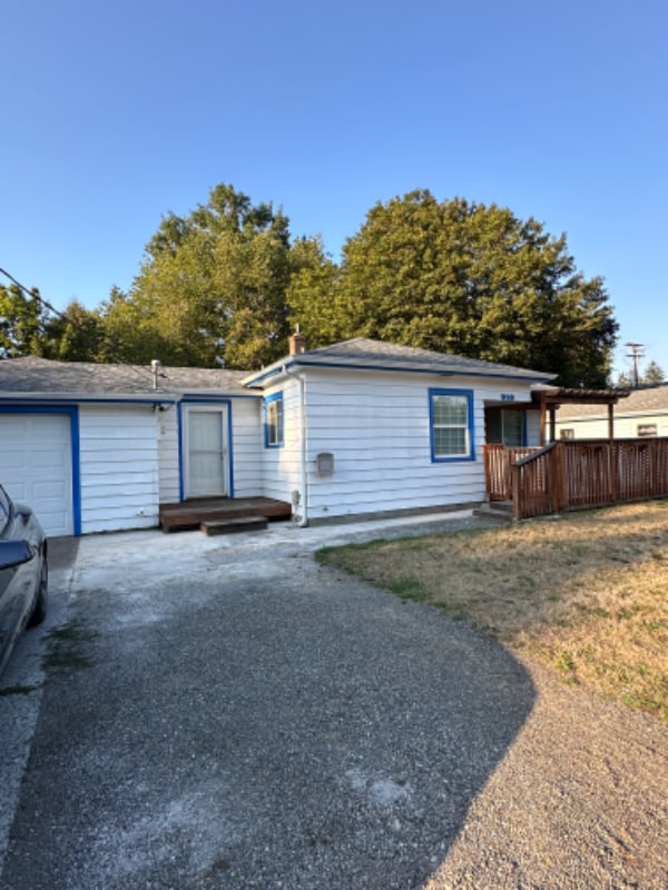 Primary Photo - 910 Trosper Rd SW