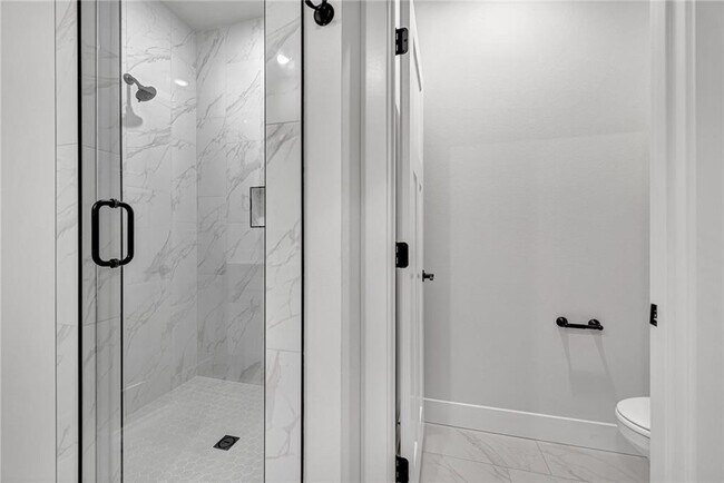 Building Photo - 1850 Momi St