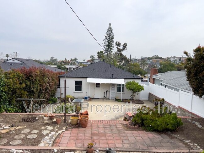 Building Photo - 623 Camino Real