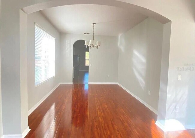 Building Photo - 944 Lost Grove Cir