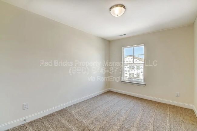 Building Photo - 4023 Black Ct
