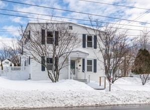 Building Photo - 657 Calef Rd