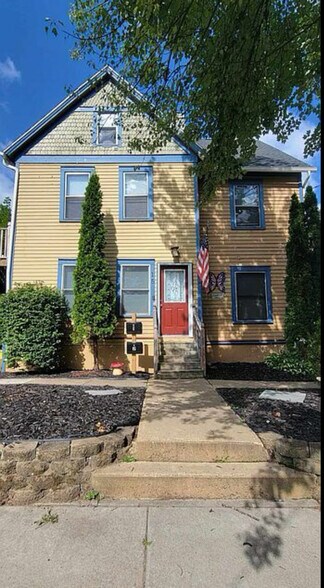 Building Photo - 15 Minden Ave