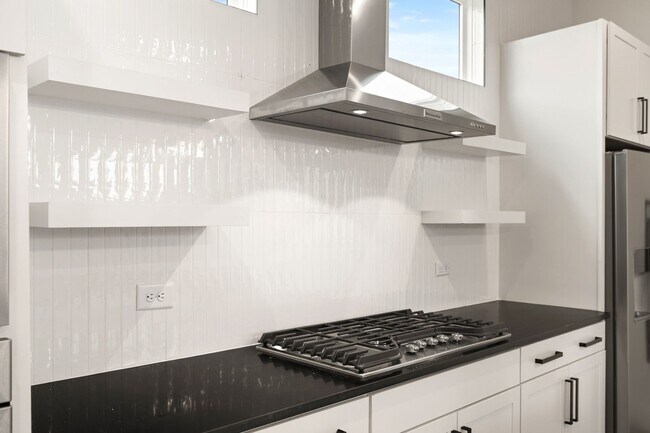 Building Photo - Gorgeous 4-bedroom, 4-bathroom Modern Home Durham, NC