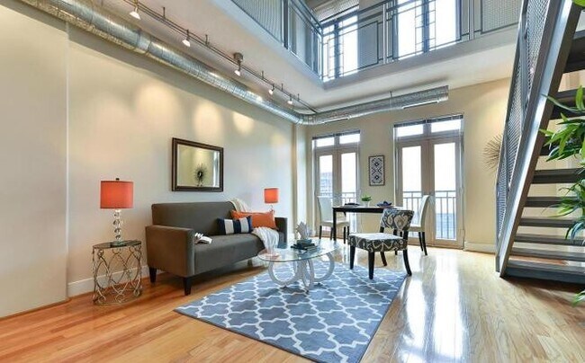 Building Photo - 1390 Kenyon St NW