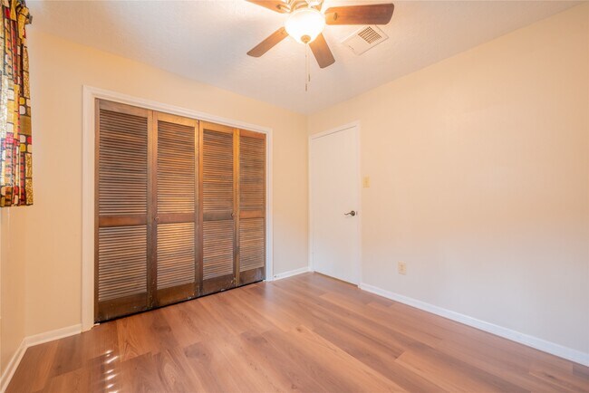 Building Photo - 9202 Benning Dr