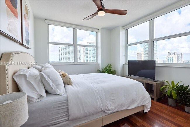 Building Photo - 31 SE 5th St