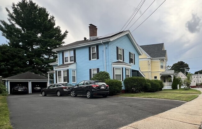 Building Photo - 548 High St