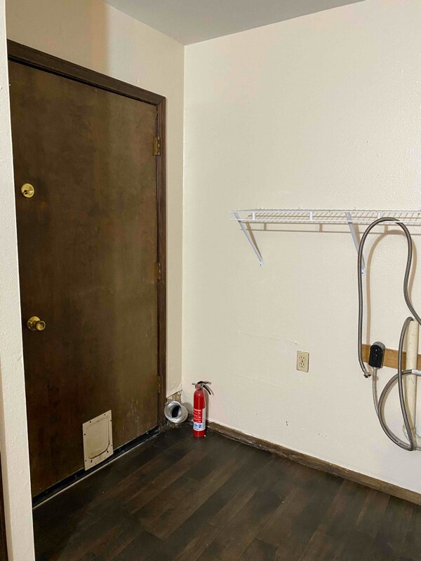 Building Photo - 420 Wedgewood St