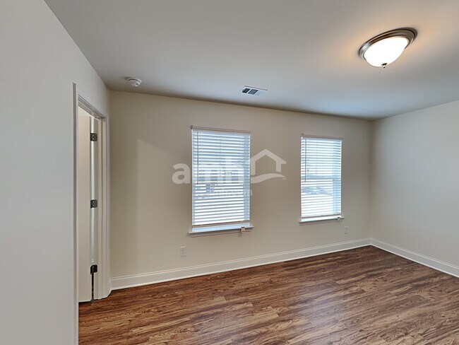 Building Photo - 6201 Bridlewood Ln