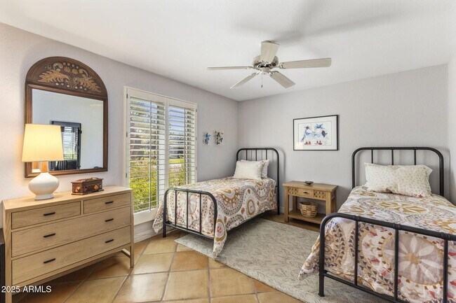 Building Photo - 7620 E Vía Del Placito