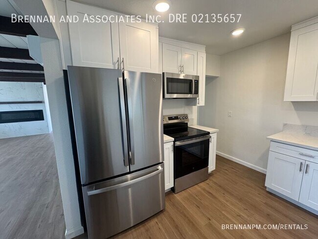 Building Photo - 330 Lento Ln