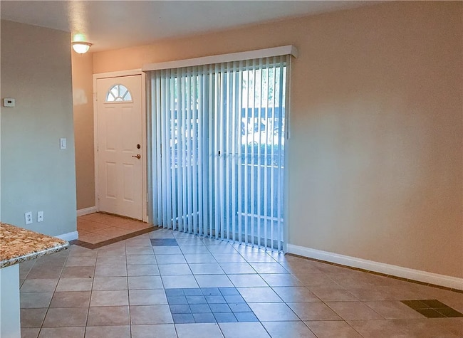 Building Photo - Unit 101