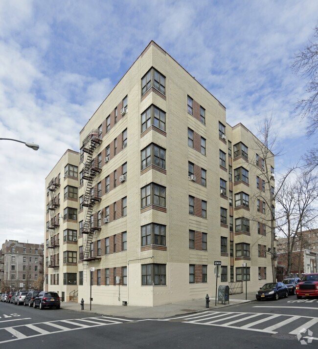 Primary Photo - 65 E 193rd St