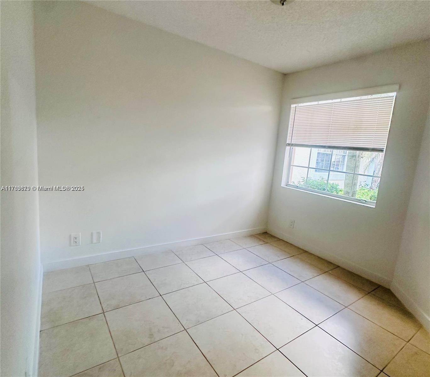 Building Photo - 1487 Springside Dr