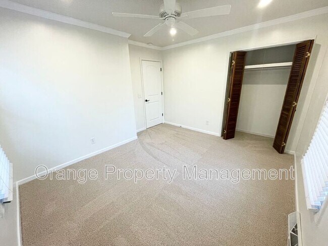 Building Photo - 328 Wellington Way