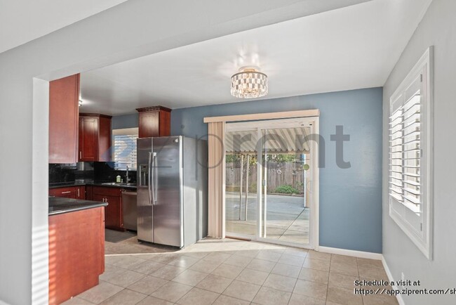 Building Photo - 1814 Armand Dr