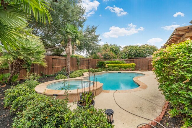 Building Photo - 28410 Stonestead Dr