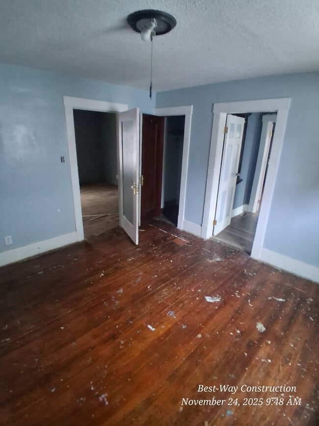 Building Photo - 2057 N Charles St