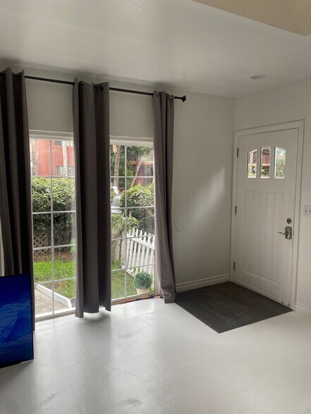 Front door - 227 Bay St