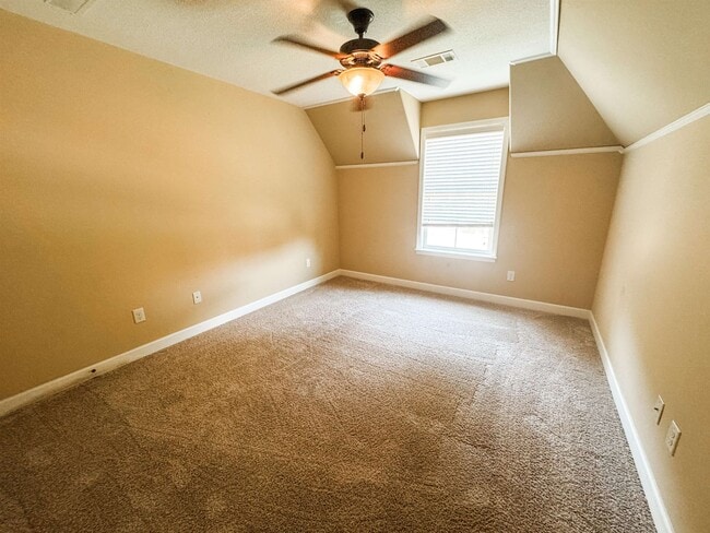 Building Photo - 4435 Chestnut Hill Dr