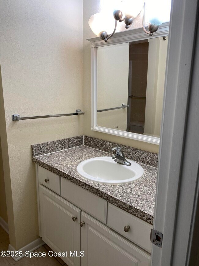 Building Photo - 3550 Sable Palm Ln