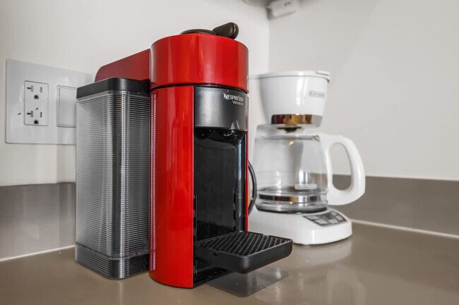 Building Photo - 4111 S Ocean Dr