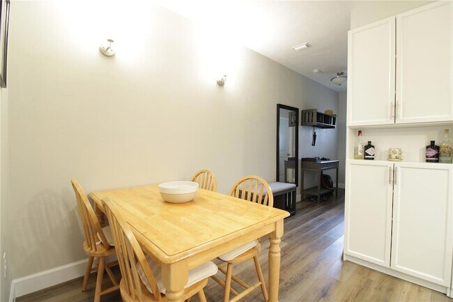 Building Photo - 7366 NW 47th Way