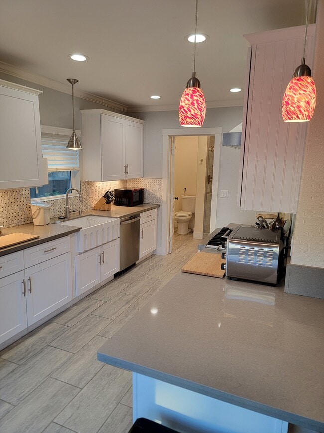 Building Photo - 3540 M St