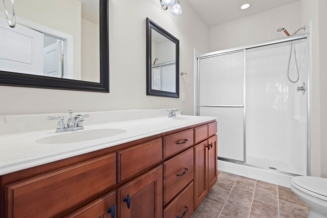 Building Photo - Beautiful 2-Bedroom Townhouse Near NCSU, Available June 15!