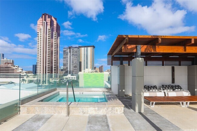 Building Photo - 888 Kapiolani Blvd