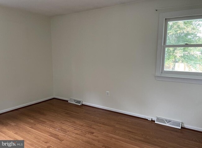 Building Photo - 271 Crandell Rd