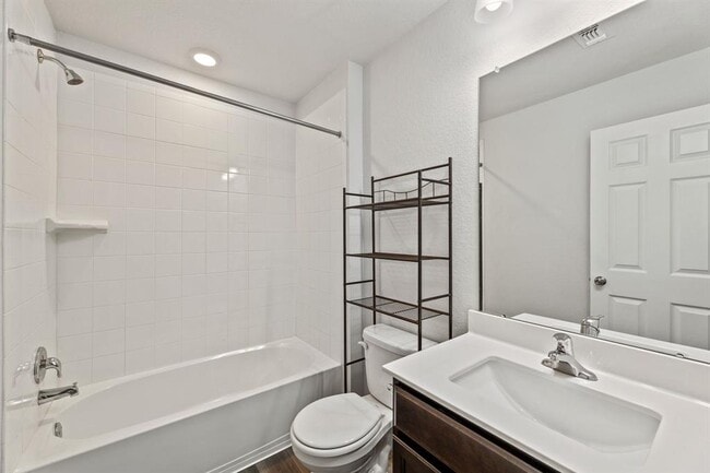 Building Photo - 105 Rearden Blvd