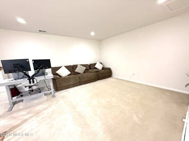 Building Photo - 21 Wisteria Ct