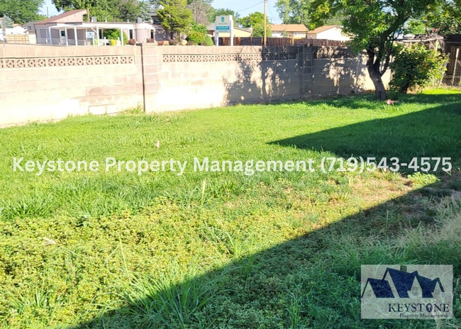 Building Photo - Pet Friendly! Sunset Park Rancher 3 Bedroo...