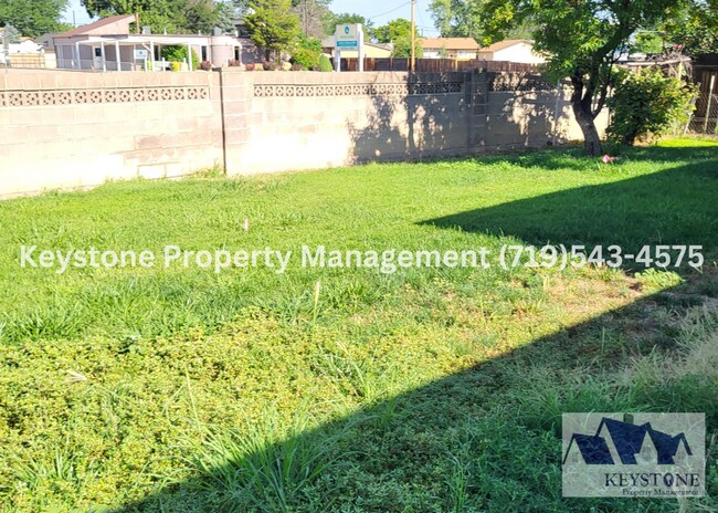 Building Photo - Sunset Park Rancher 3 Bedrooms/3 Bathrooms...