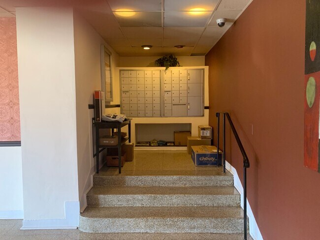 Building Photo - 415 Claremont Ave